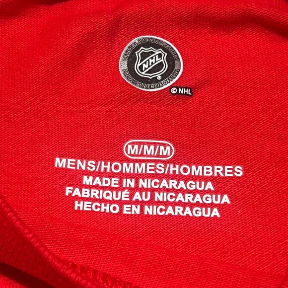 Chicago Blackhawks NHL T-Shirt Mens Medium Red Graphic Tee NWOT Hockey - Picture 4 of 6